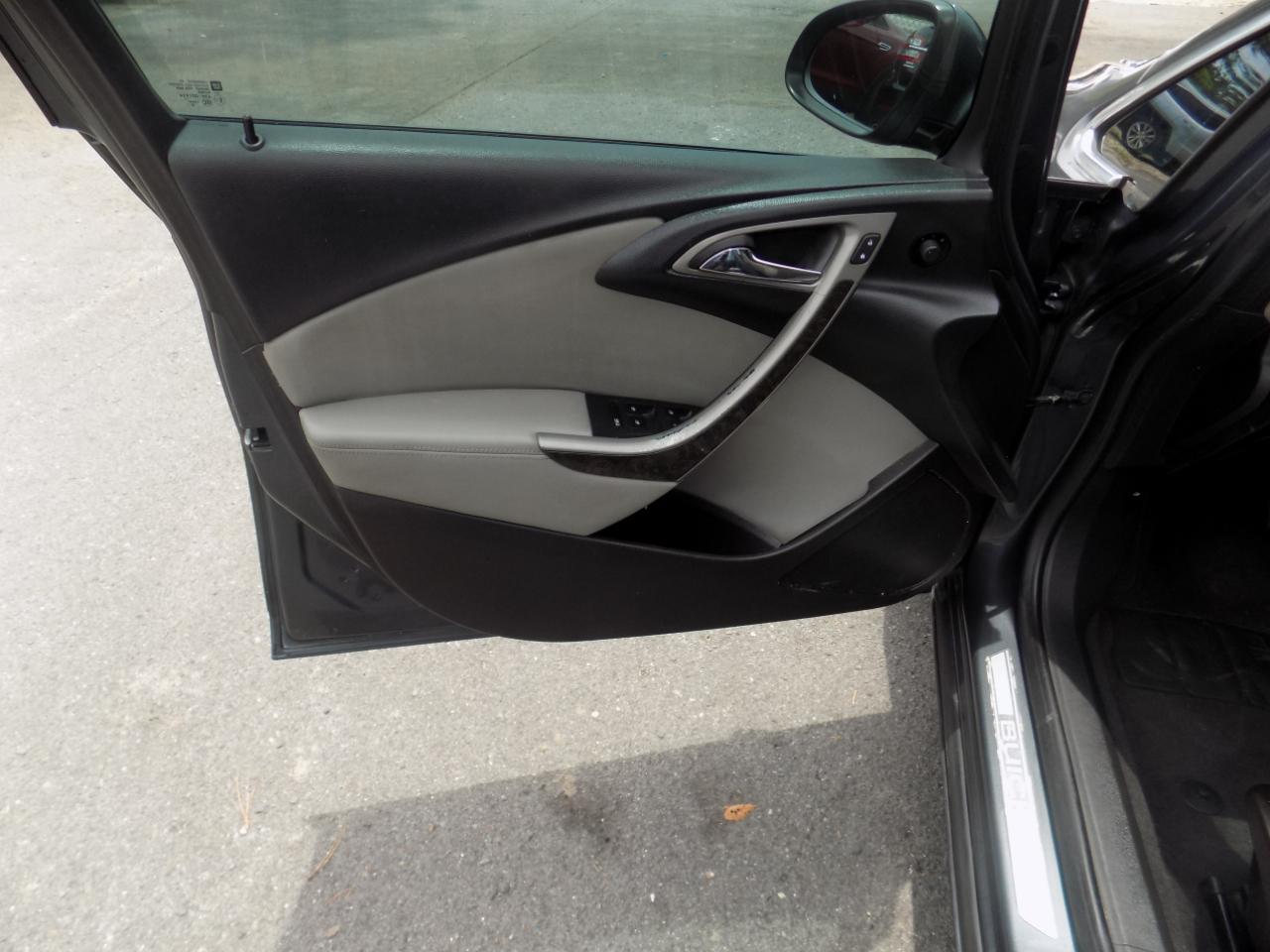 Buick Verano Base 2013