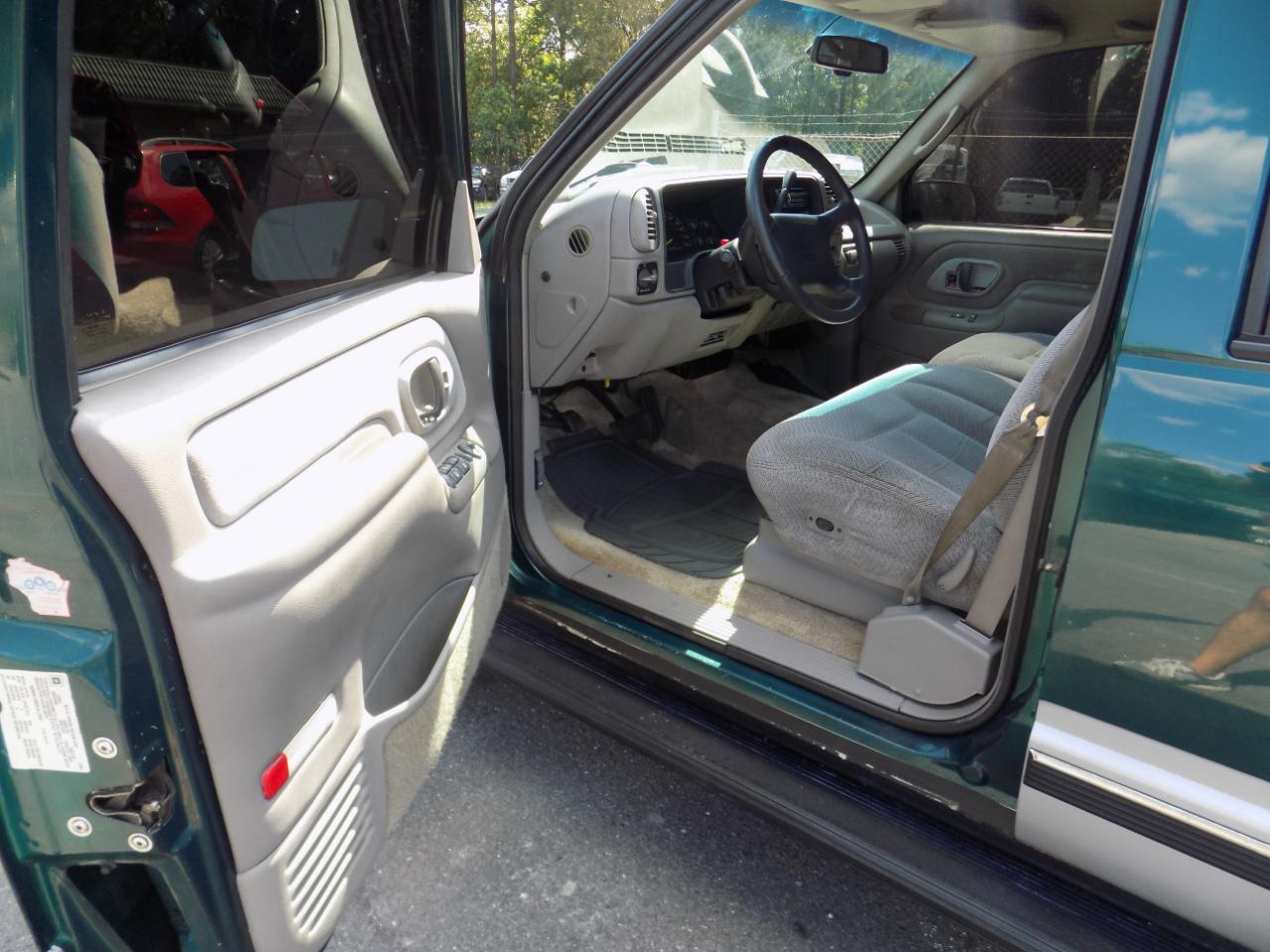 Chevrolet Tahoe 4-Door 4WD 1996