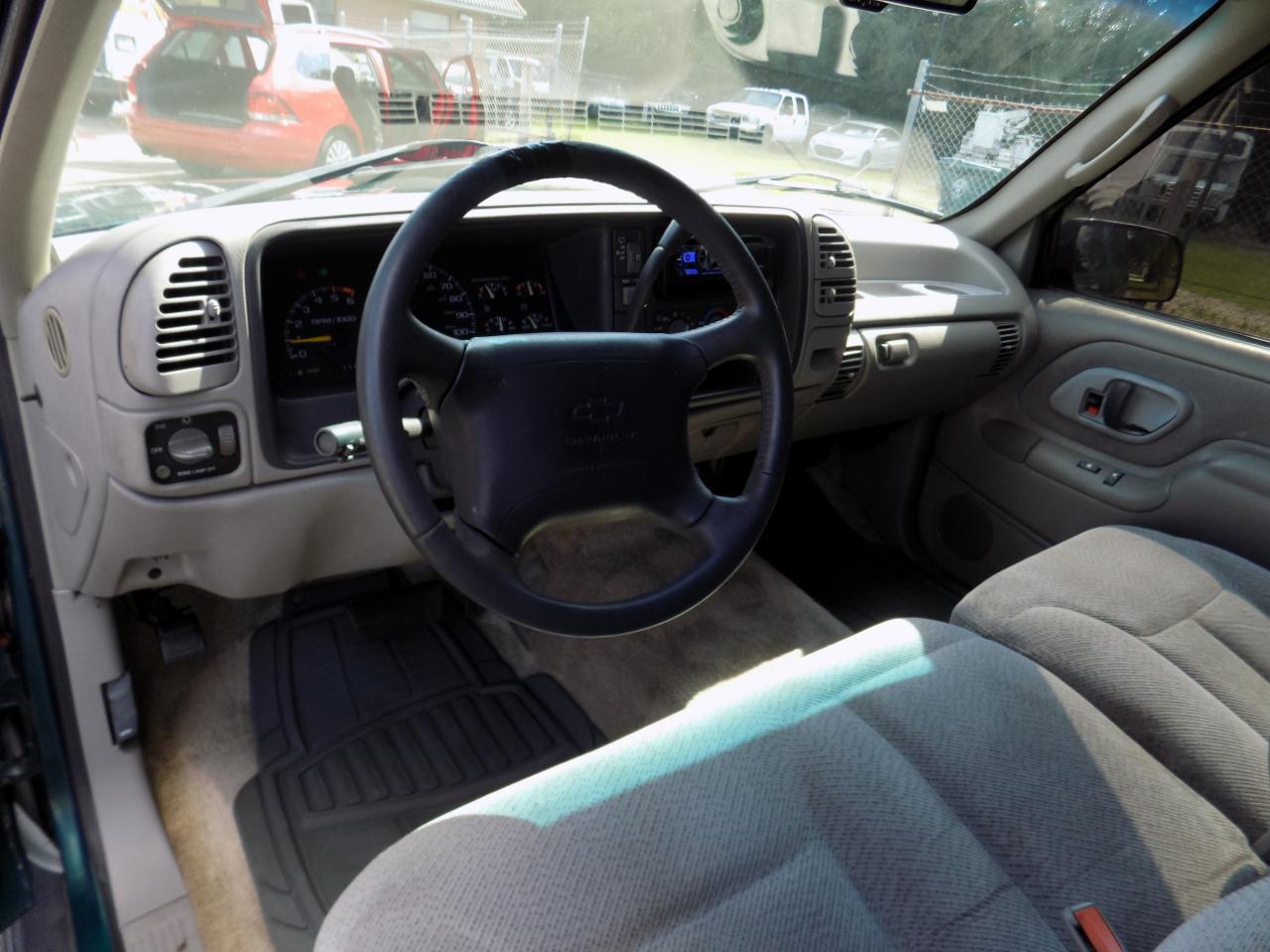 Chevrolet Tahoe 4-Door 4WD 1996