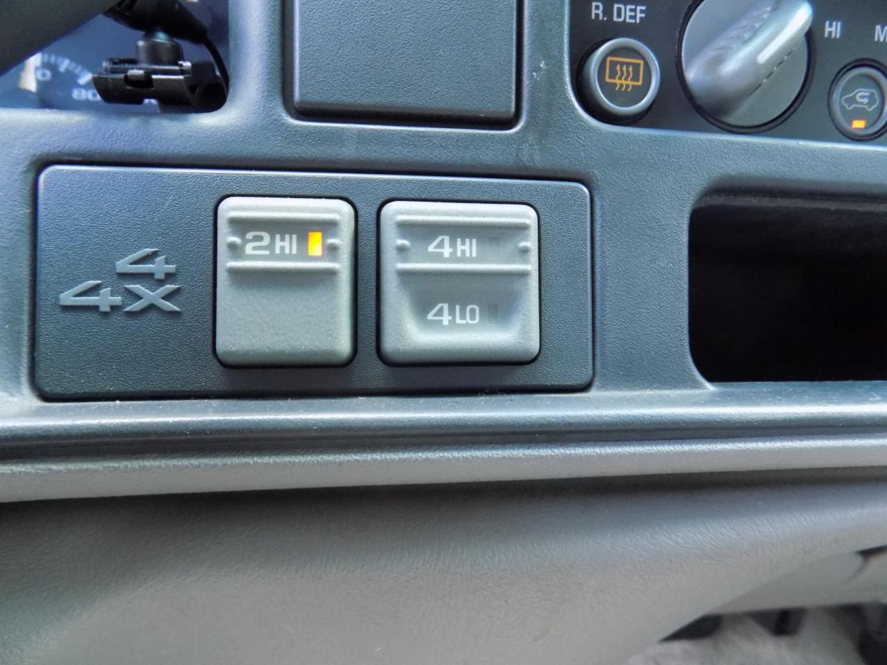 Chevrolet Tahoe 4-Door 4WD 1996