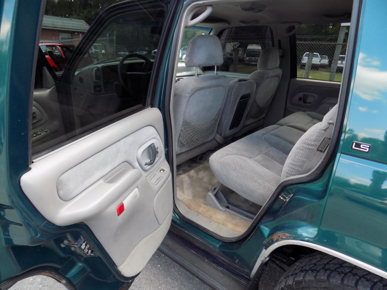 Chevrolet Tahoe 4-Door 4WD 1996