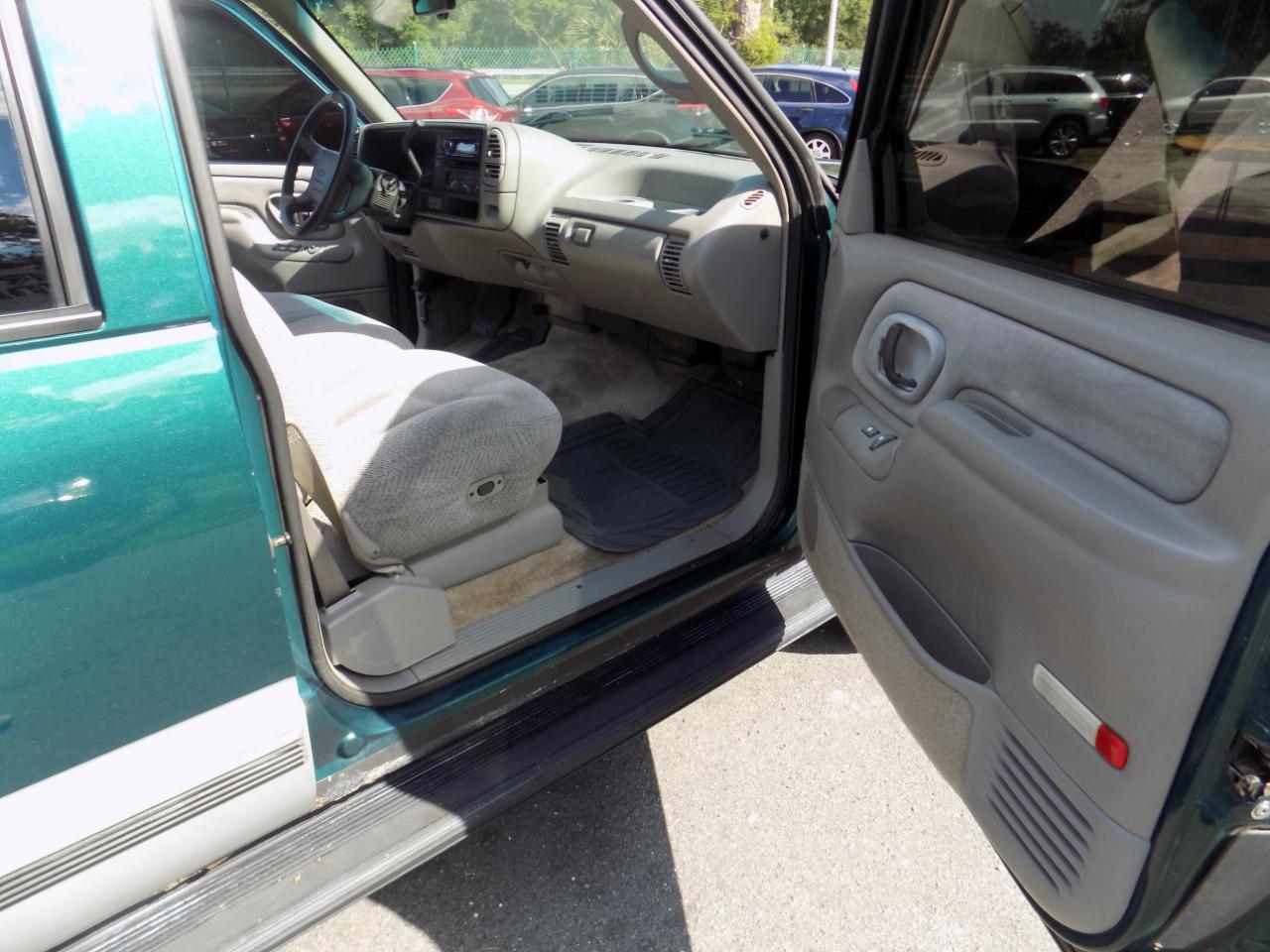 Chevrolet Tahoe 4-Door 4WD 1996