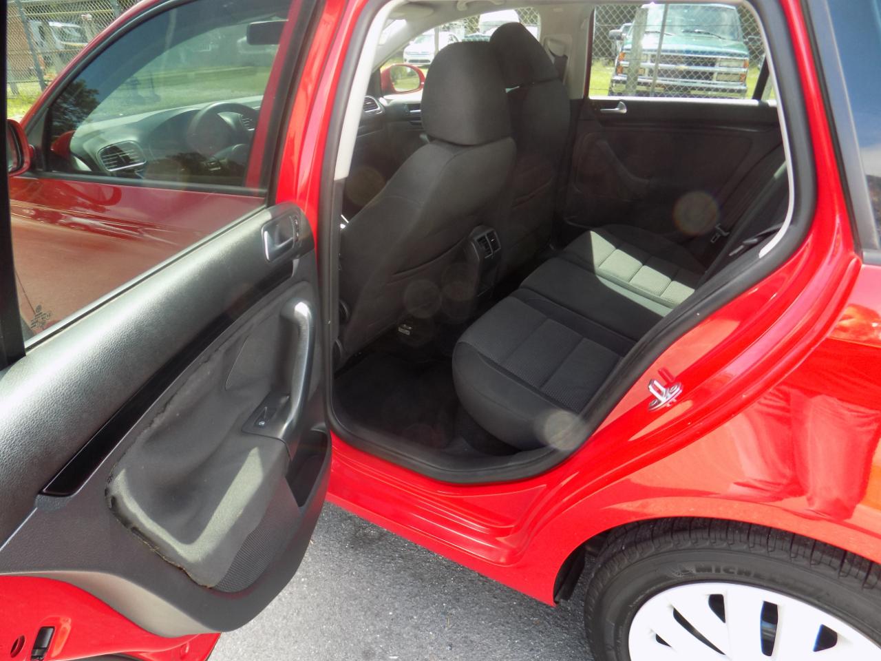 Volkswagen Jetta SportWagen 2.5L S 2013