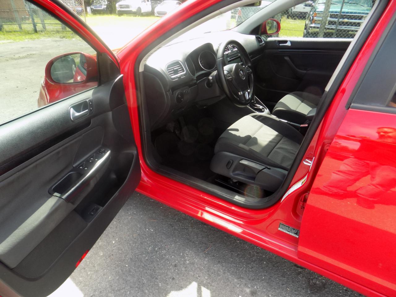 Volkswagen Jetta SportWagen 2.5L S 2013