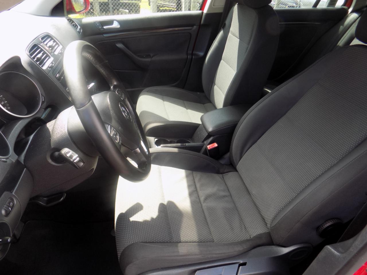 Volkswagen Jetta SportWagen 2.5L S 2013