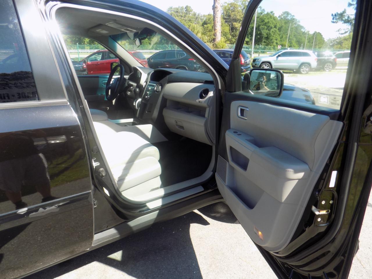 Honda Pilot LX 2WD 5-Spd AT 2011
