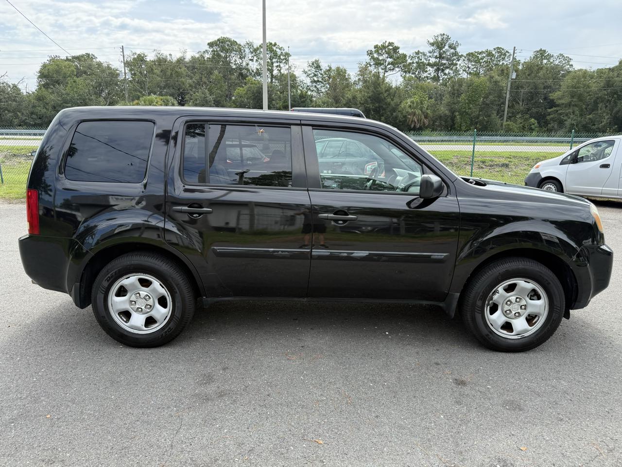 Honda Pilot LX 2WD 5-Spd AT 2011