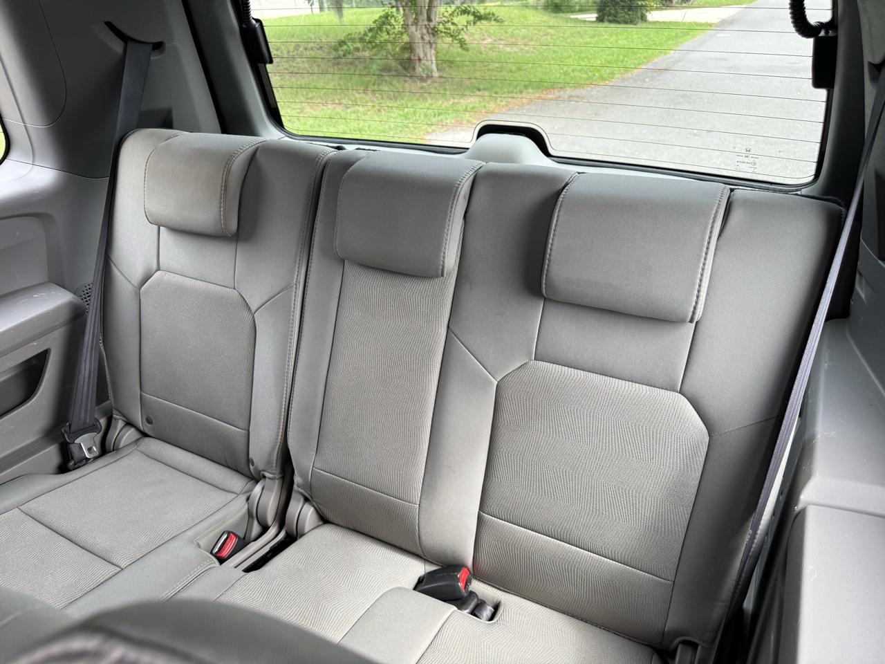 Honda Pilot LX 2WD 5-Spd AT 2011