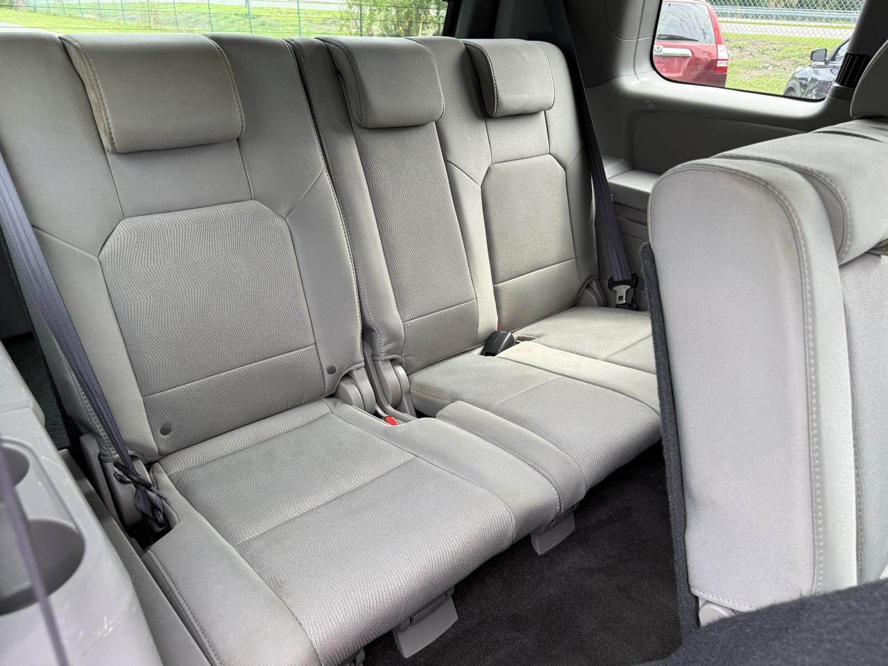 Honda Pilot LX 2WD 5-Spd AT 2011