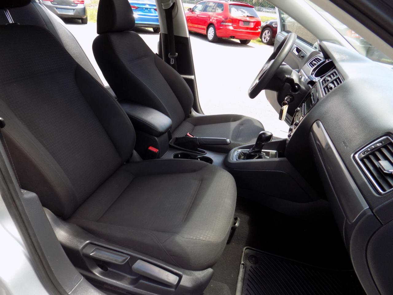 Volkswagen Jetta TDI S 6A 2015