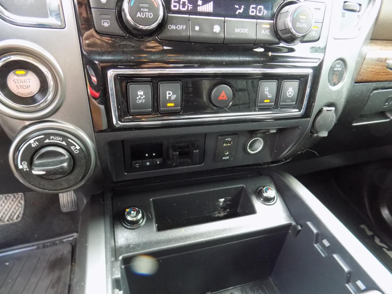 Nissan Titan Platinum Reserve Crew Cab 4WD 2018