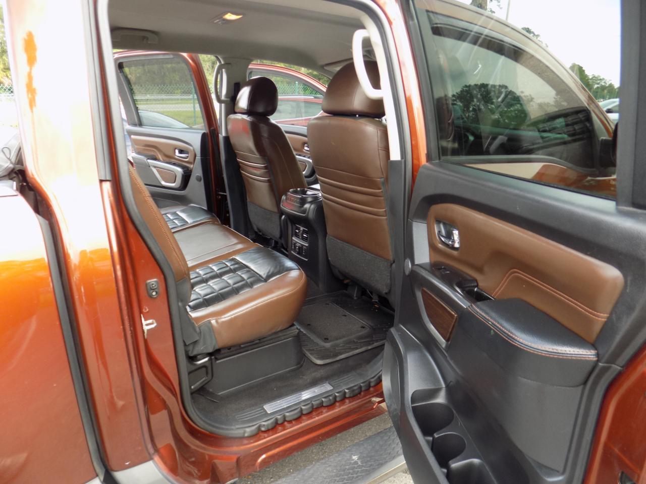 Nissan Titan Platinum Reserve Crew Cab 4WD 2018