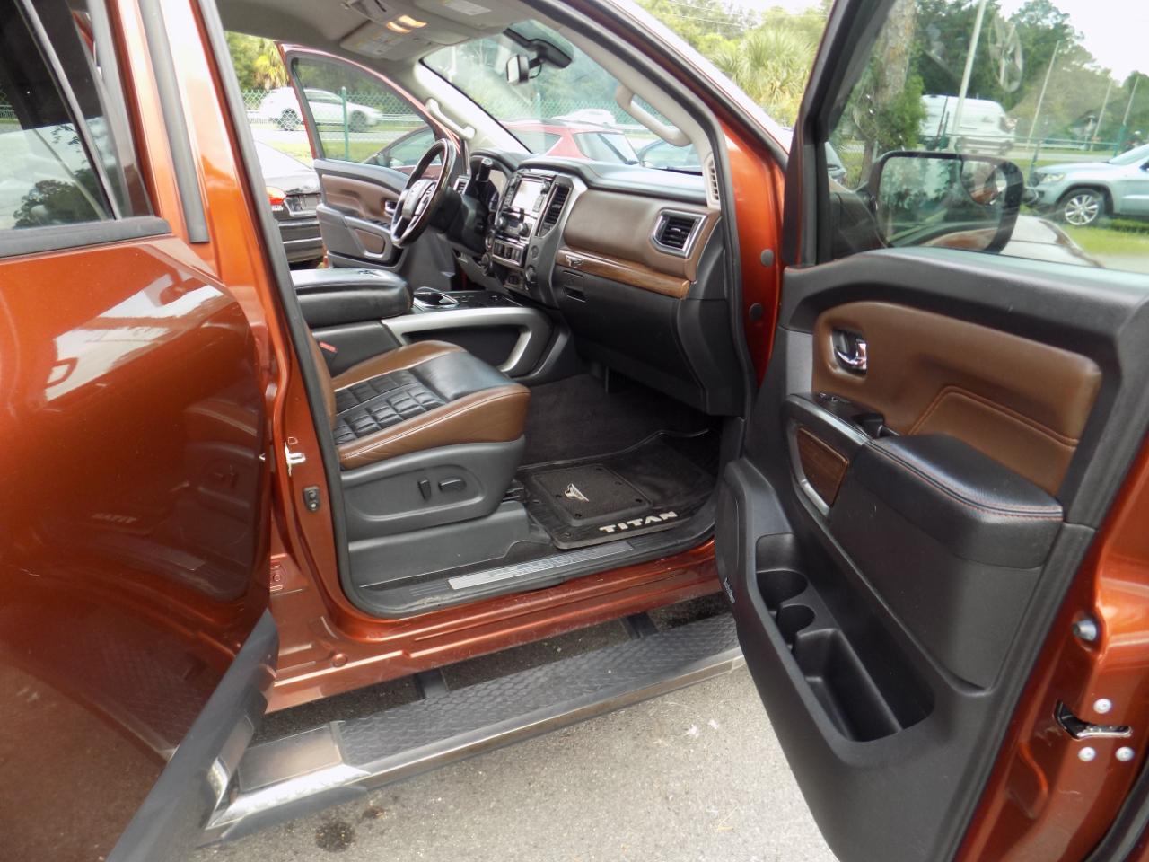 Nissan Titan Platinum Reserve Crew Cab 4WD 2018