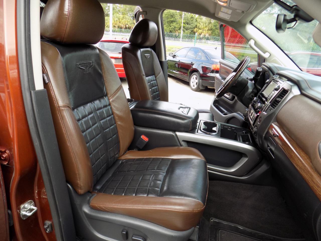 Nissan Titan Platinum Reserve Crew Cab 4WD 2018