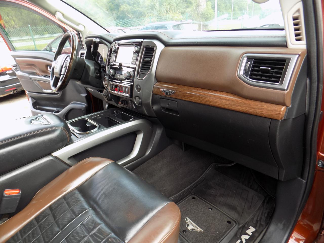 Nissan Titan Platinum Reserve Crew Cab 4WD 2018