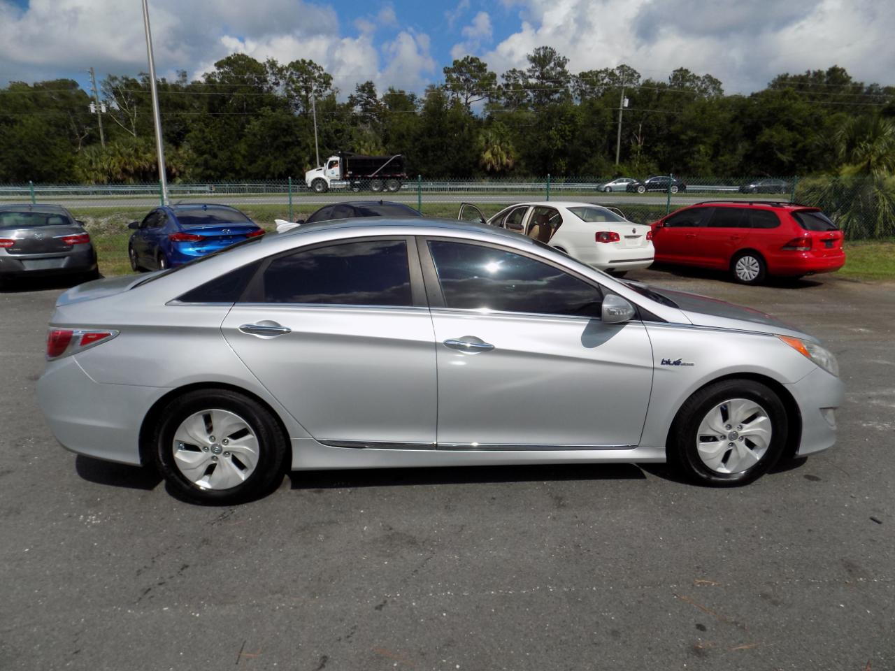 Hyundai Sonata Hybrid Sedan 2014
