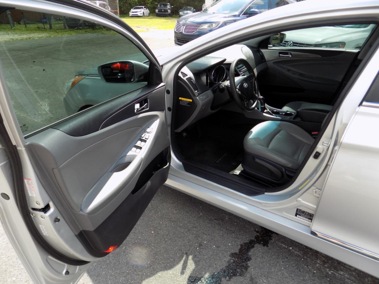 Hyundai Sonata Hybrid Sedan 2014