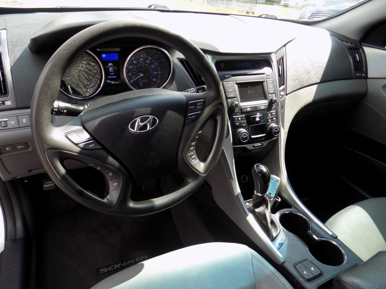 Hyundai Sonata Hybrid Sedan 2014