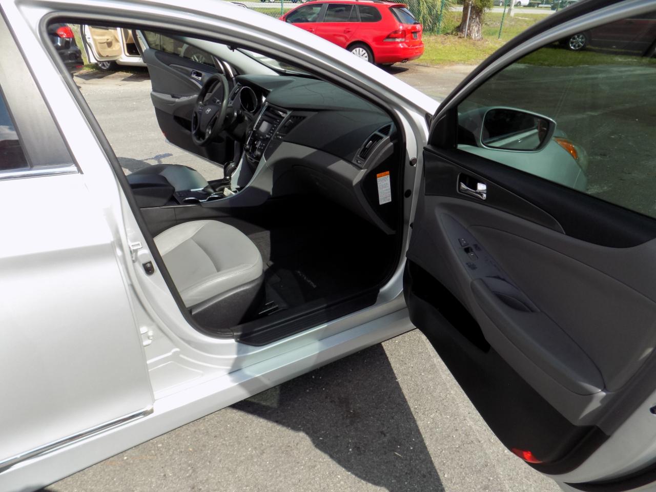 Hyundai Sonata Hybrid Sedan 2014