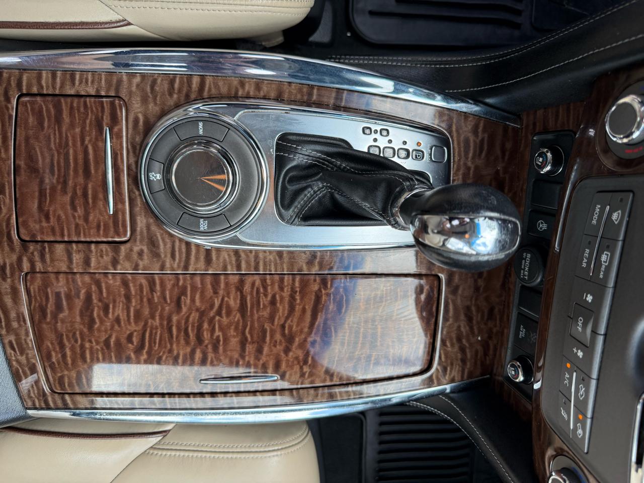 Nissan Armada Platinum 2WD 2017