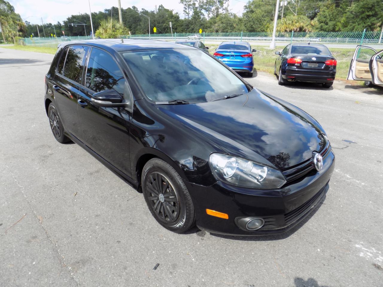Volkswagen Golf 2.0L TDI w/Tech Package 4 Door 2014