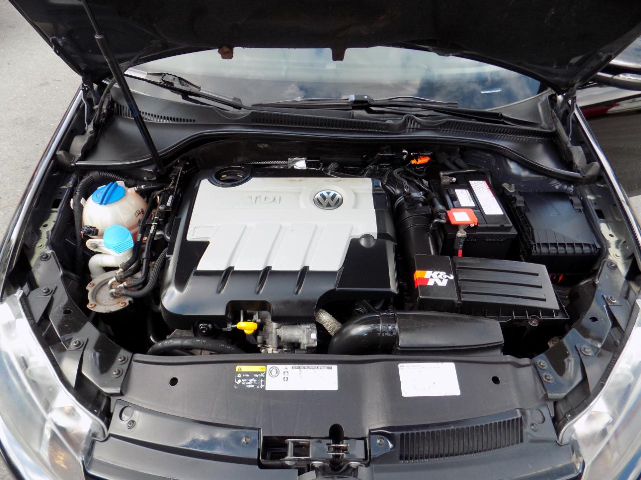 Volkswagen Golf 2.0L TDI w/Tech Package 4 Door 2014