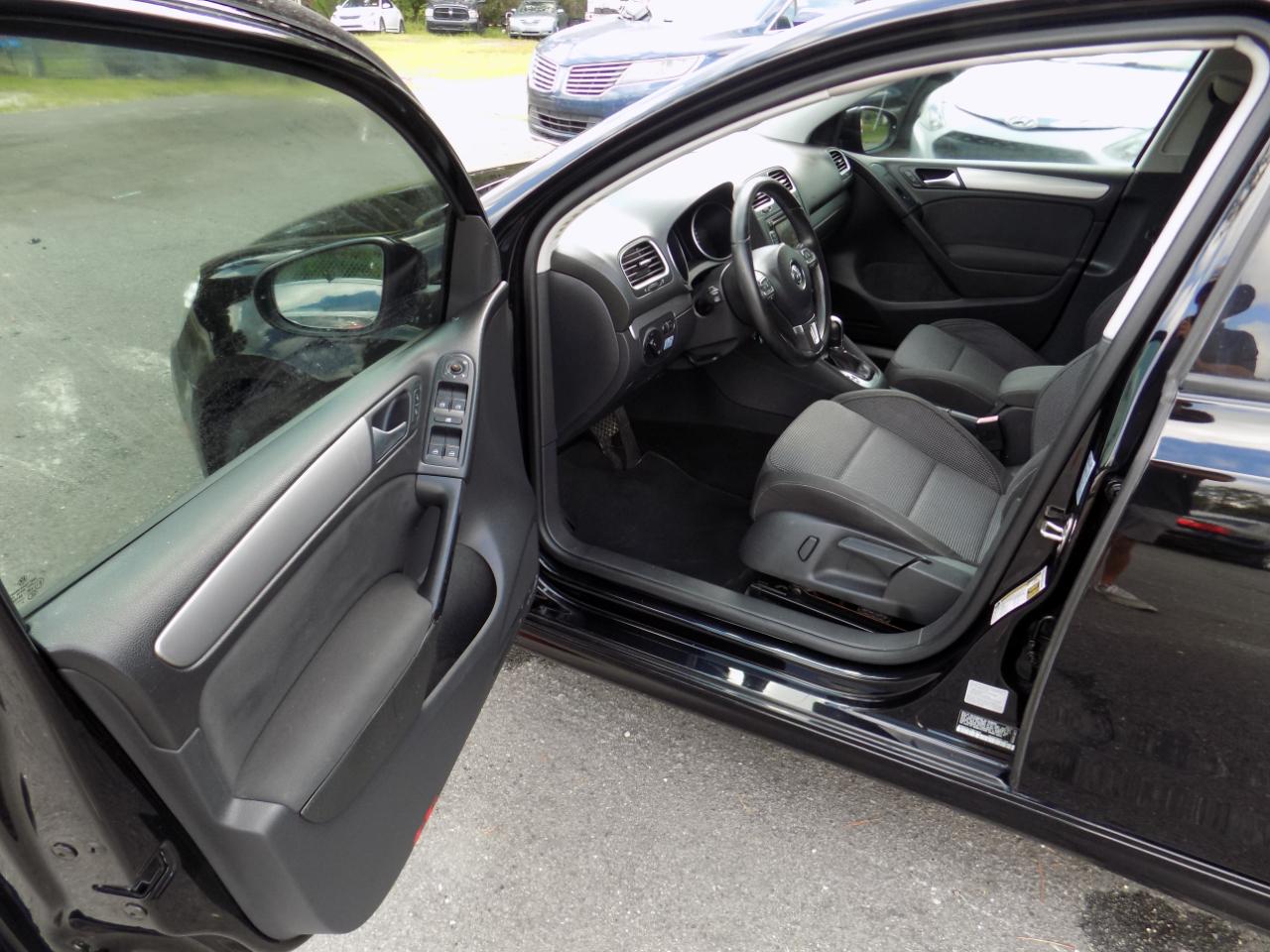 Volkswagen Golf 2.0L TDI w/Tech Package 4 Door 2014