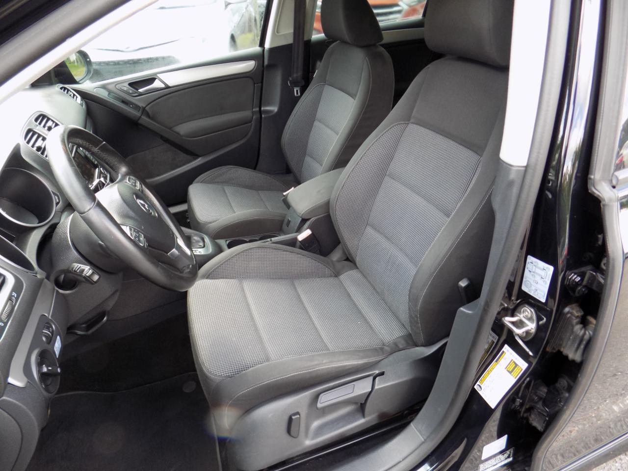 Volkswagen Golf 2.0L TDI w/Tech Package 4 Door 2014