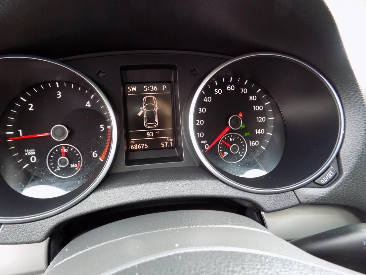 Volkswagen Golf 2.0L TDI w/Tech Package 4 Door 2014
