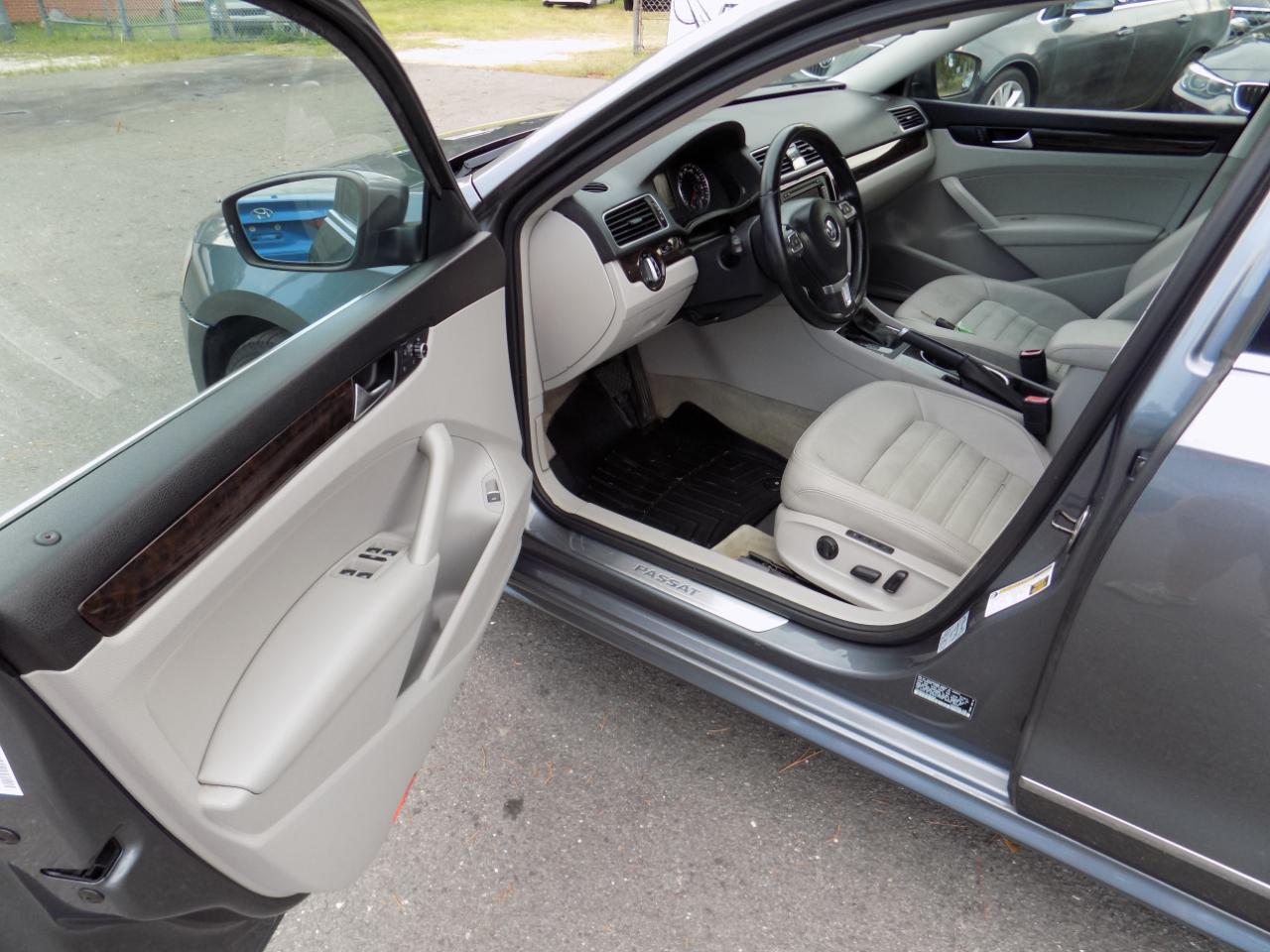 Volkswagen Passat 2.0L TDI SEL Premium 2014