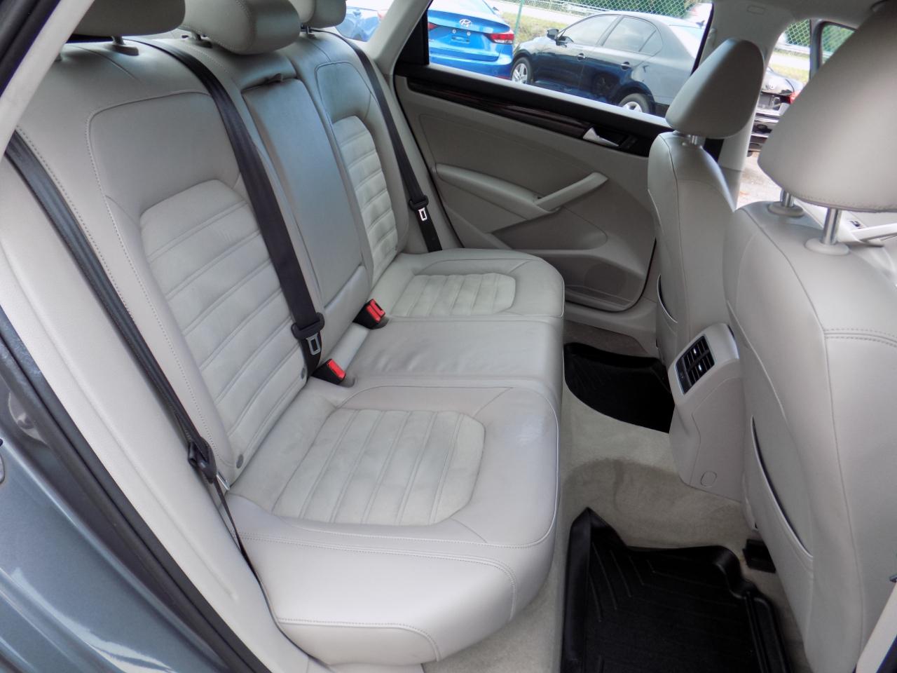 Volkswagen Passat 2.0L TDI SEL Premium 2014