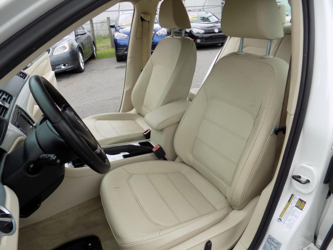 Volkswagen Passat 2.0L TDI SE AT 2013