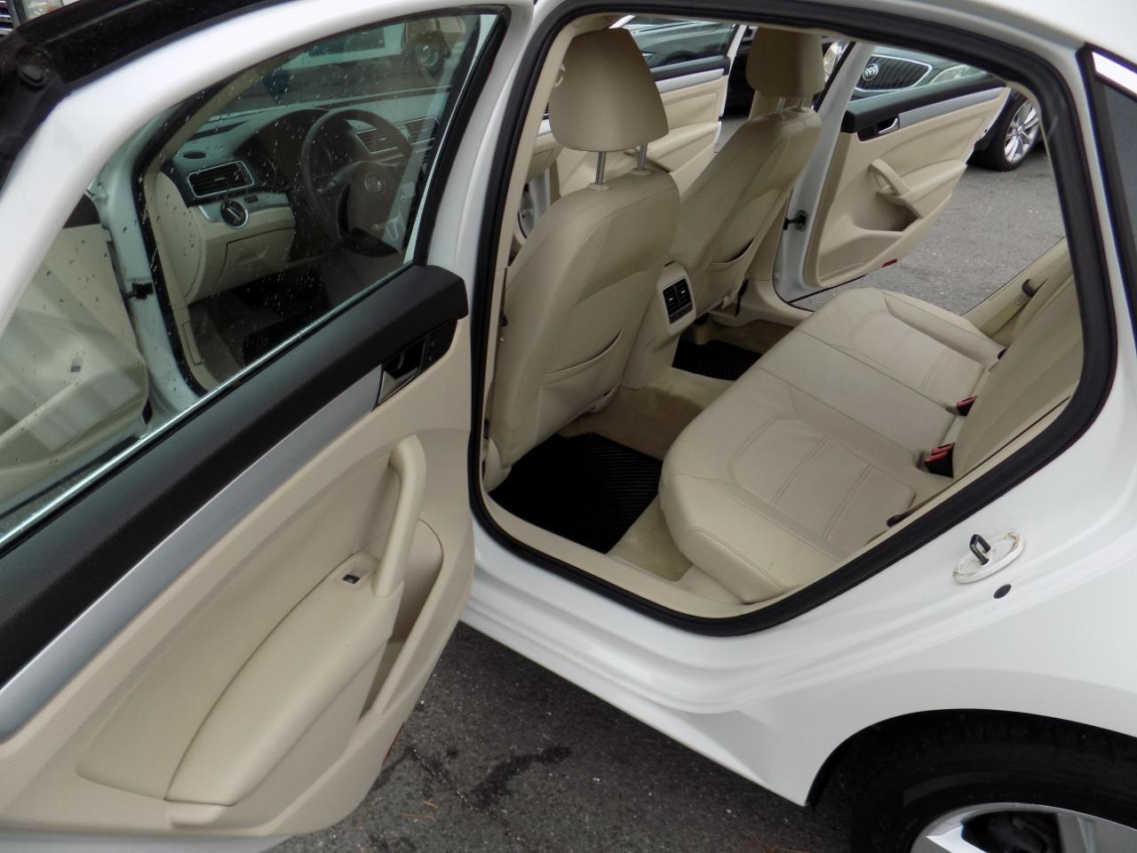 Volkswagen Passat 2.0L TDI SE AT 2013