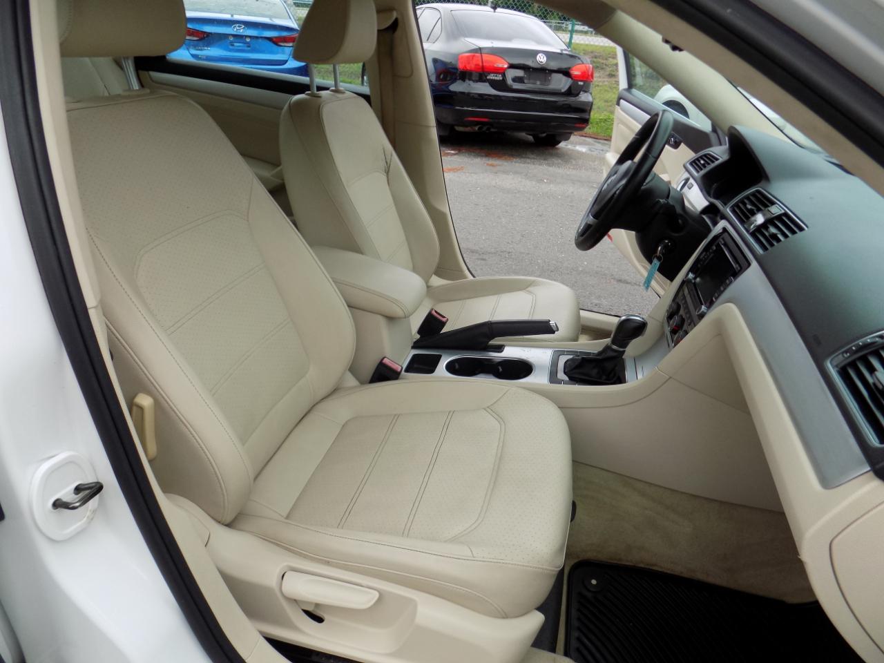Volkswagen Passat 2.0L TDI SE AT 2013