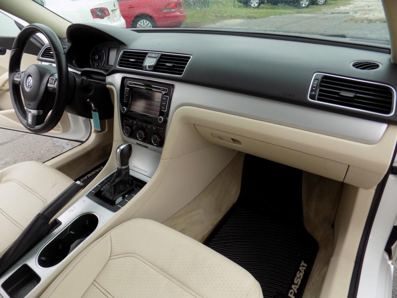Volkswagen Passat 2.0L TDI SE AT 2013