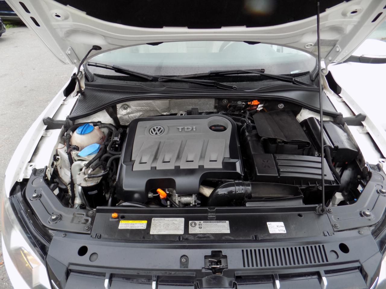 Volkswagen Passat 2.0L TDI SE AT 2013