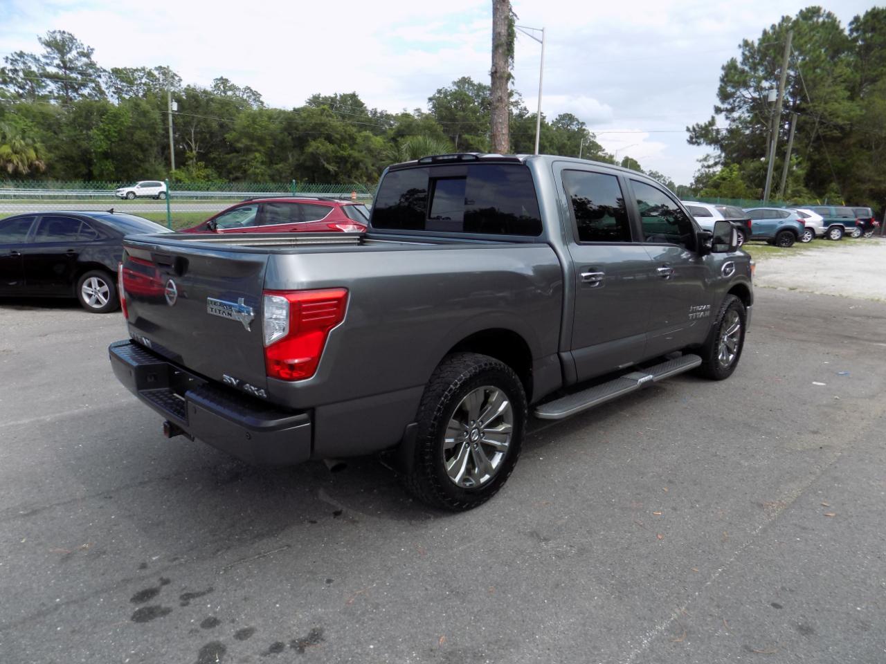 Nissan Titan SV Crew Cab 4WD 2017