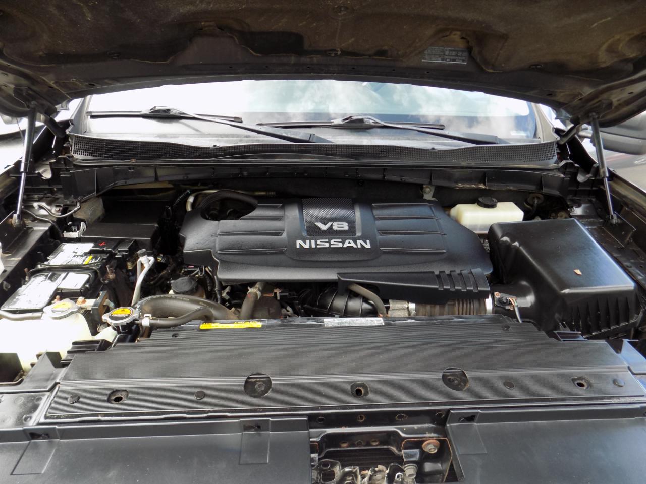 Nissan Titan SV Crew Cab 4WD 2017