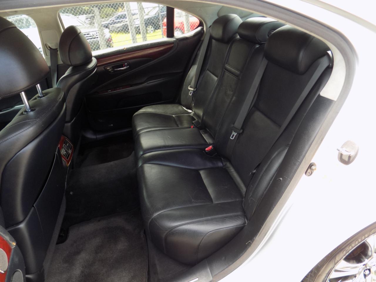 Lexus LS 460 L Luxury Sedan 2007
