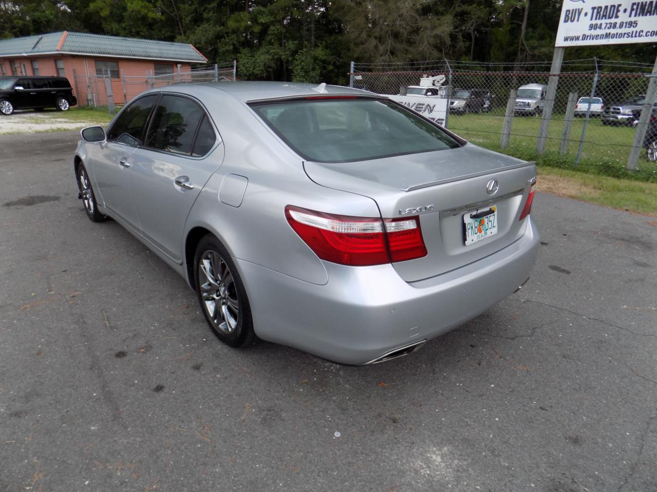 Lexus LS 460 L Luxury Sedan 2007
