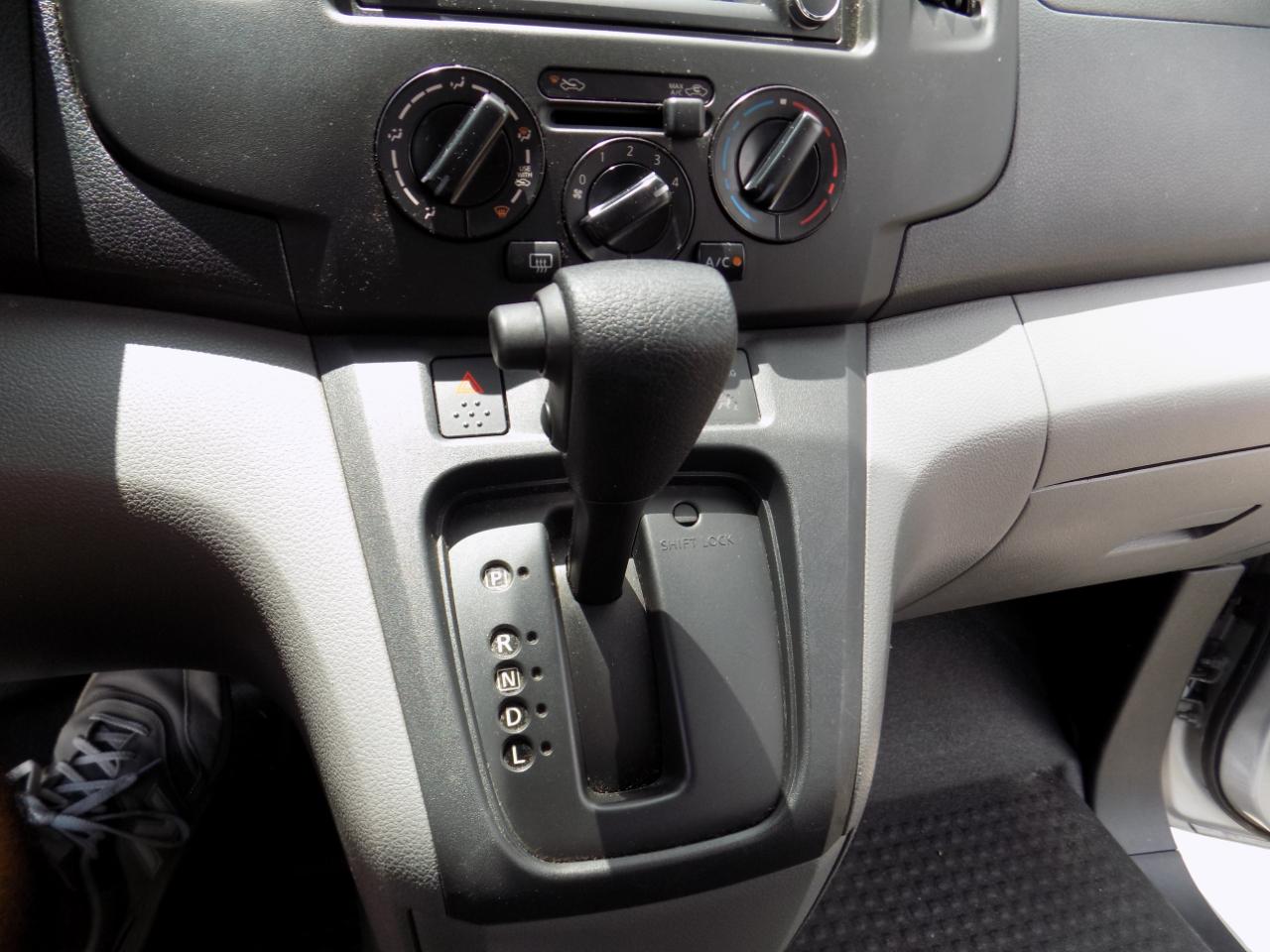 Nissan NV200 SV 2015