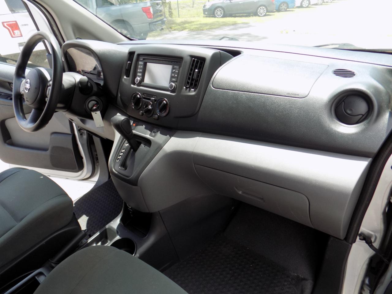 Nissan NV200 SV 2015