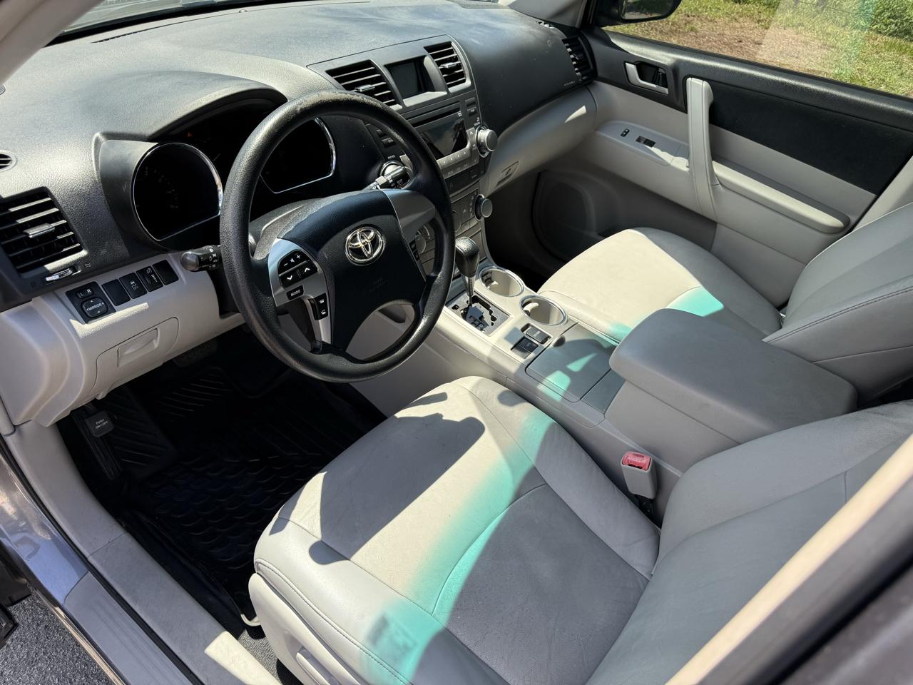 Toyota Highlander  2012