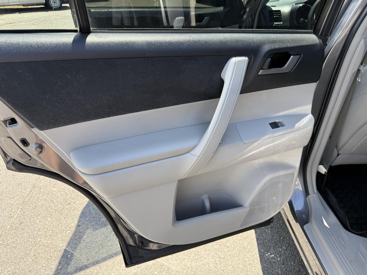 Toyota Highlander  2012