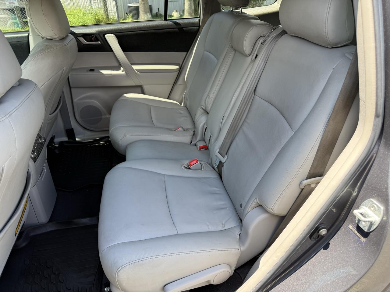 Toyota Highlander  2012