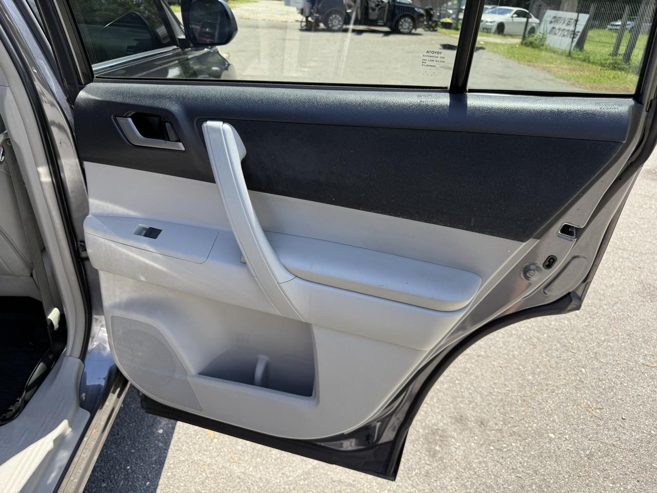 Toyota Highlander  2012