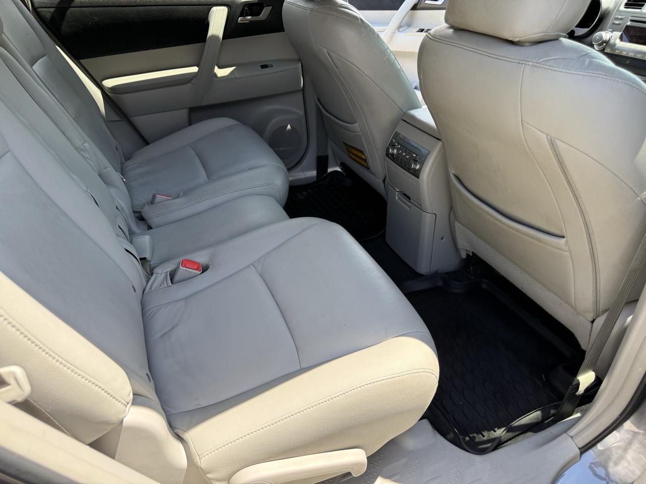 Toyota Highlander  2012