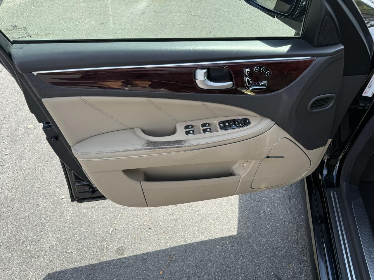 Hyundai Equus Signature 2012
