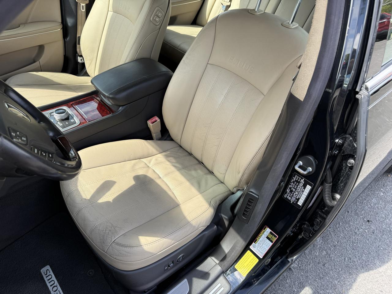 Hyundai Equus Signature 2012