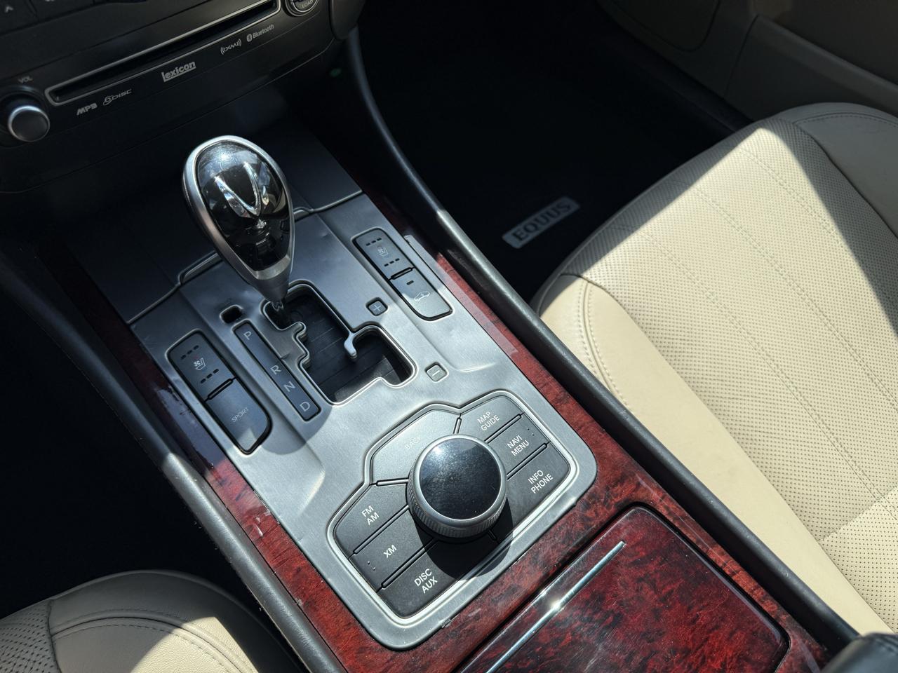 Hyundai Equus Signature 2012